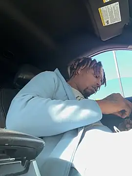 Snapshot of BigMfLuther chatting on December 15, 4:22 pm BigMfLuther online show from December 15, 4:22 pm