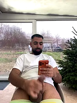 Snapshot of bignasthairy chatting on December 20, 10:11 am bignasthairy online show from December 20, 10:11 am