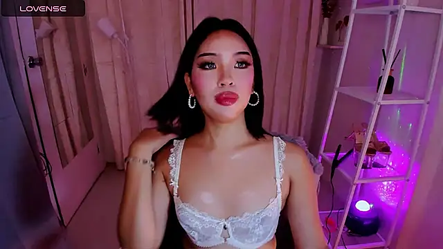 Snapshot of MS_LUNA chatting on November 25, 8:31 pm MS LUNA online show from November 25, 8:31 pm