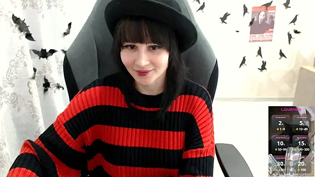 Snapshot of MistyDark chatting on October 28, 10:41 am MistyDark online show from October 28, 10:41 am