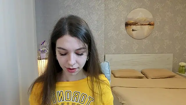 KellyShines online show from April 26, 3:10 pm