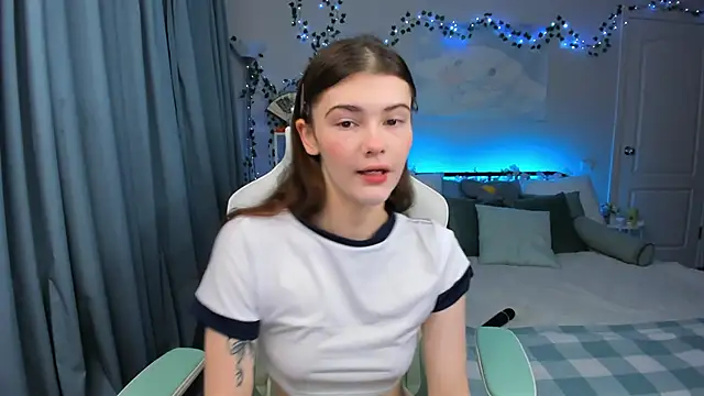 Snapshot of Zoe_Vee chatting on November 13, 3:16 am Zoe Vee online show from November 13, 3:16 am