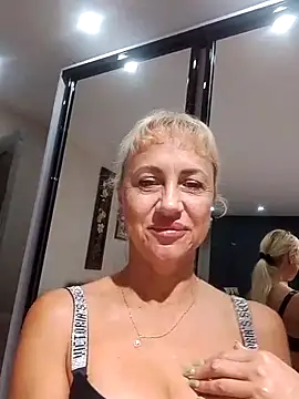 Snapshot of KissMiSveet chatting on September 18, 5:15 pm KissMiSveet online show from September 18, 5:15 pm