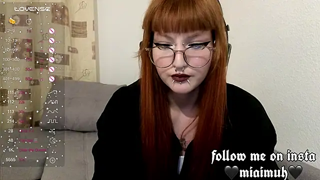 mia  yui online show from October 23, 3:55 pm