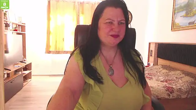 Snapshot of KendraSecrets chatting on October 31, 11:00 am KendraSecrets online show from October 31, 11:00 am