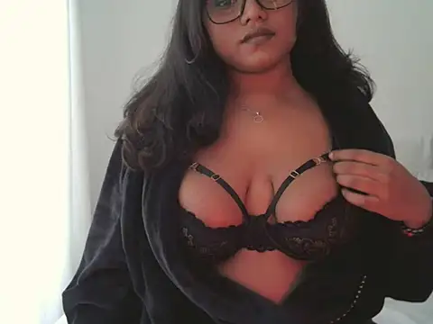 Snapshot of DirtyChaiLatte chatting on October 6, 2:25 pm DirtyChaiLatte online show from October 6, 2:25 pm