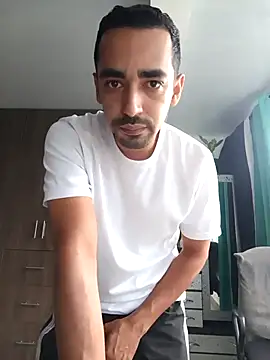 stivenlujan69 online show from November 20, 1:00 pm