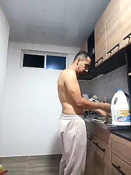 Snapshot of stivenlujan69 chatting on December 19, 3:13 am stivenlujan69 online show from December 19, 3:13 am