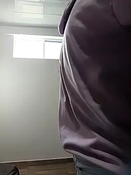 Snapshot of stivenlujan69 chatting on February 2, 7:23 pm stivenlujan69 online show from February 2, 7:23 pm