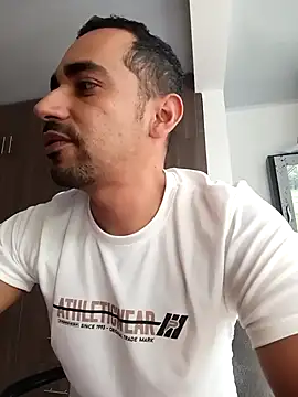 Snapshot of stivenlujan69 chatting on February 8, 7:50 pm stivenlujan69 online show from February 8, 7:50 pm