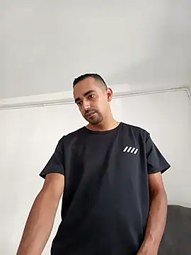 Snapshot of stivenlujan69 chatting on April 12, 8:36 pm stivenlujan69 online show from April 12, 8:36 pm