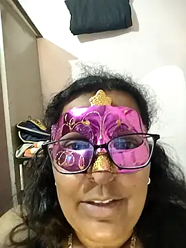 sexy aaru online show from June 7, 6:00 pm