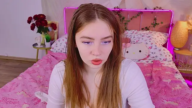 Moon  Bunny online show from October 3, 3:09 pm