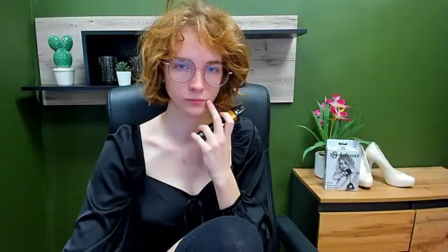 juicyPenny online show from September 25, 6:28 am