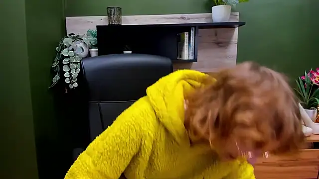 juicyPenny online show from October 17, 5:32 am