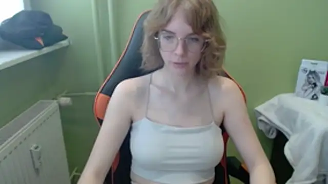 juicyPenny online show from November 27, 8:05 am