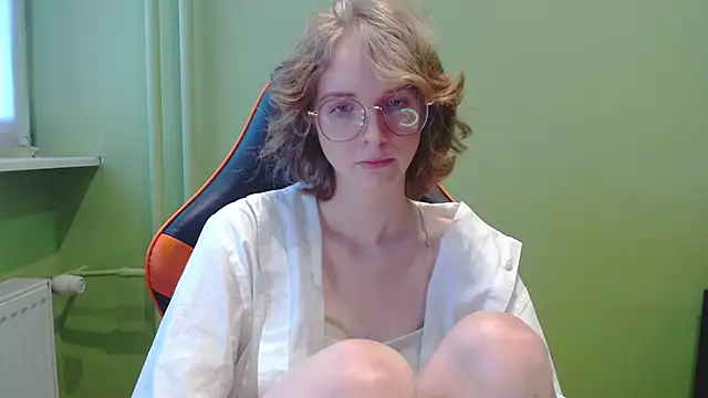 Snapshot of juicyPenny chatting on May 13, 6:33 am juicyPenny online show from May 13, 6:33 am
