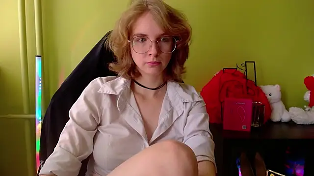 Snapshot of juicyPenny chatting on June 17, 9:23 am juicyPenny online show from June 17, 9:23 am