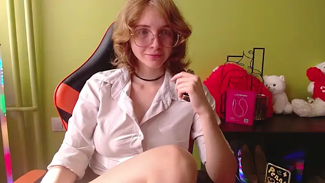 Snapshot of juicyPenny chatting on June 19, 6:07 am juicyPenny online show from June 19, 6:07 am