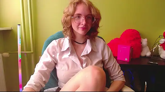 Snapshot of juicyPenny chatting on June 26, 6:18 am juicyPenny online show from June 26, 6:18 am