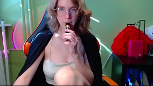 Snapshot of juicyPenny chatting on July 25, 6:22 am juicyPenny online show from July 25, 6:22 am