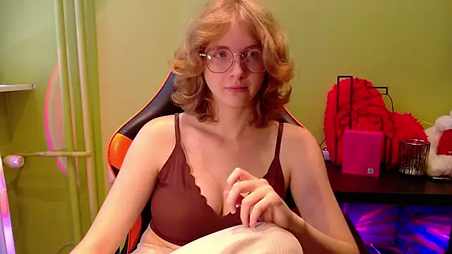 Snapshot of juicyPenny chatting on August 7, 7:54 am juicyPenny online show from August 7, 7:54 am