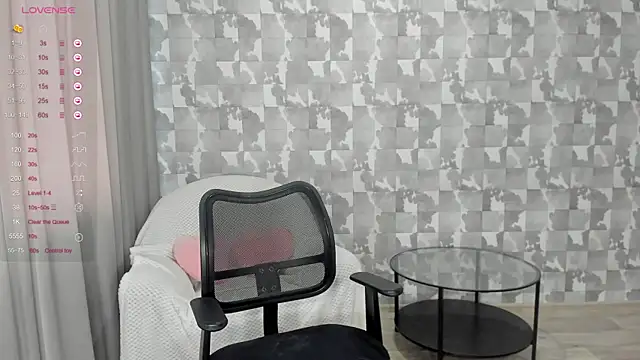 Snapshot of Kseni_a chatting on November 8, 11:32 am Kseni a online show from November 8, 11:32 am