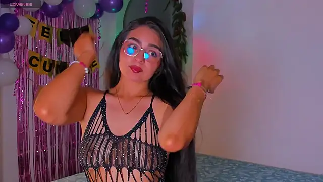 Snapshot of latingabby chatting on November 6, 1:28 am latingabby online show from November 6, 1:28 am