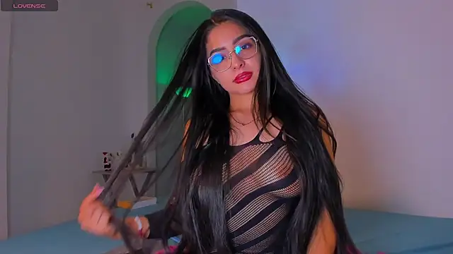 Snapshot of latingabby chatting on November 15, 12:30 am latingabby online show from November 15, 12:30 am