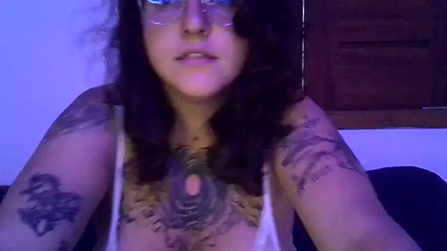 Snapshot of Blue_Liz chatting on November 29, 5:27 pm Blue Liz online show from November 29, 5:27 pm