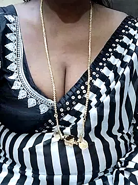 Snapshot of shobini chatting on October 22, 1:55 pm shobini online show from October 22, 1:55 pm