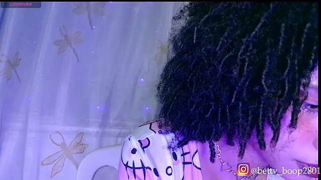 bettyboo2801 online show from February 12, 2:28 am