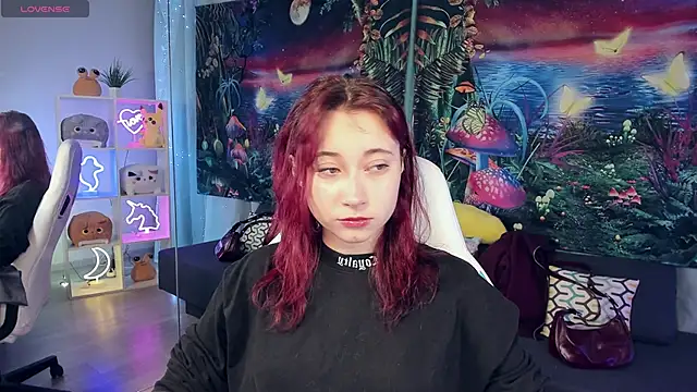 Snapshot of ClaraParks chatting on September 18, 6:54 pm ClaraParks online show from September 18, 6:54 pm