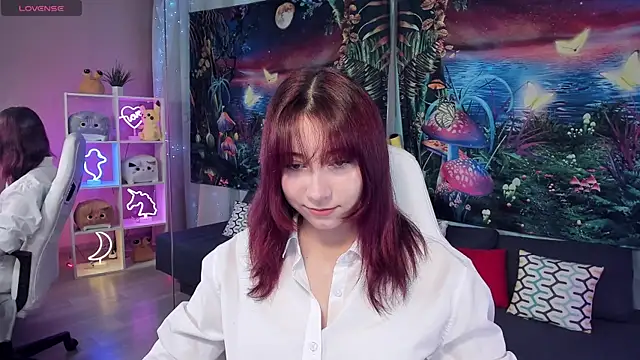 Snapshot of ClaraParks chatting on September 19, 6:08 pm ClaraParks online show from September 19, 6:08 pm