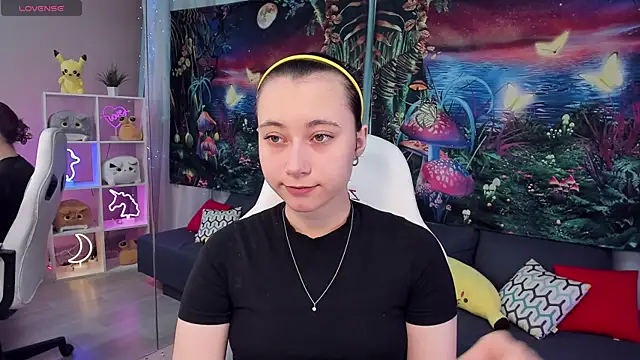 Snapshot of ClaraParks chatting on October 17, 5:59 pm ClaraParks online show from October 17, 5:59 pm