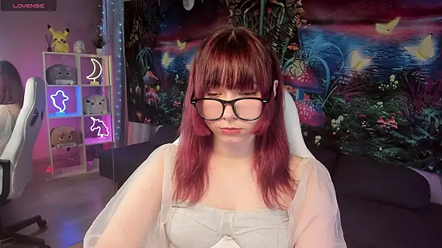 Snapshot of ClaraParks chatting on November 11, 7:47 pm ClaraParks online show from November 11, 7:47 pm