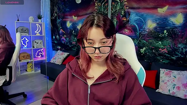 Snapshot of ClaraParks chatting on November 29, 8:45 pm ClaraParks online show from November 29, 8:45 pm