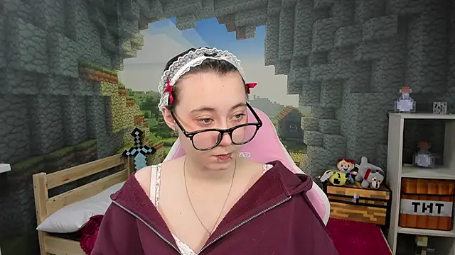 Snapshot of ClaraParks chatting on January 8, 6:54 pm ClaraParks online show from January 8, 6:54 pm