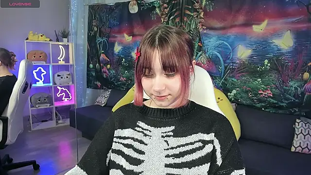 Snapshot of ClaraParks chatting on January 10, 7:04 pm ClaraParks online show from January 10, 7:04 pm