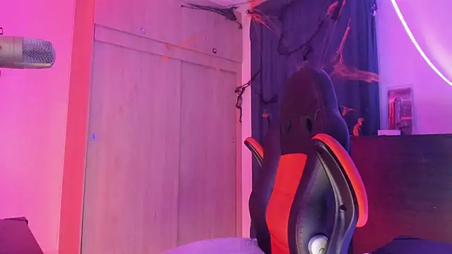 CorvisXnc0012 online show from November 2, 4:37 am