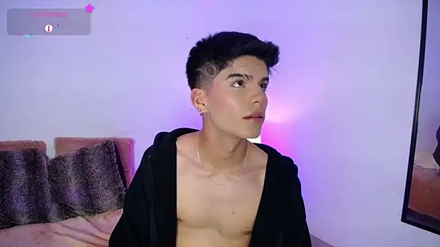 Snapshot of Dulcey_ chatting on November 12, 12:22 am Dulcey online show from November 12, 12:22 am