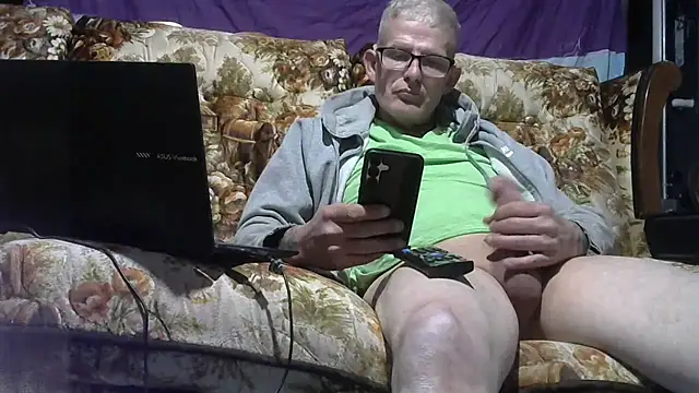 waytoofreaky4you online show from May 2, 4:06 am