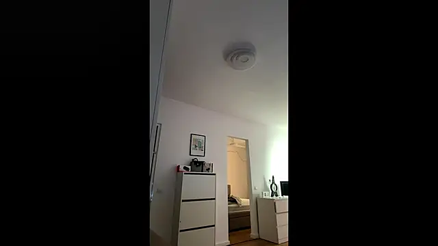 EvaBllake online show from September 18, 6:04 am