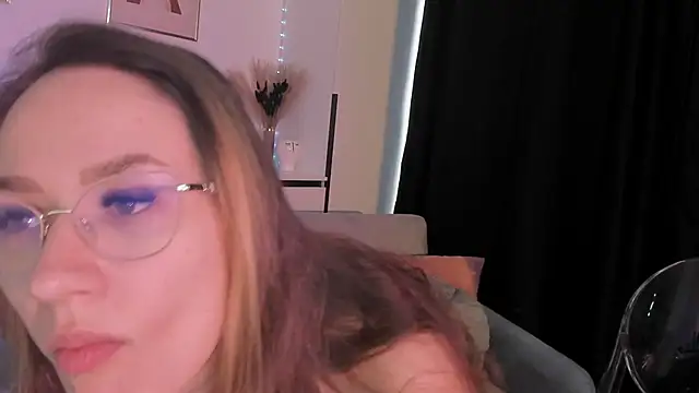 EvaBllake online show from October 27, 6:06 am