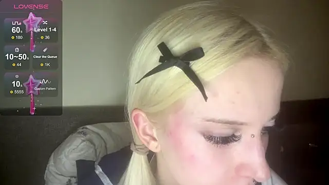 kittywithu online show from November 9, 12:14 pm