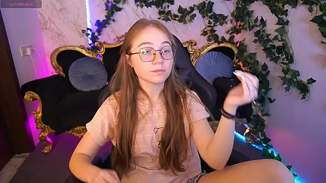 ArrinaWairr online show from September 15, 7:30 am