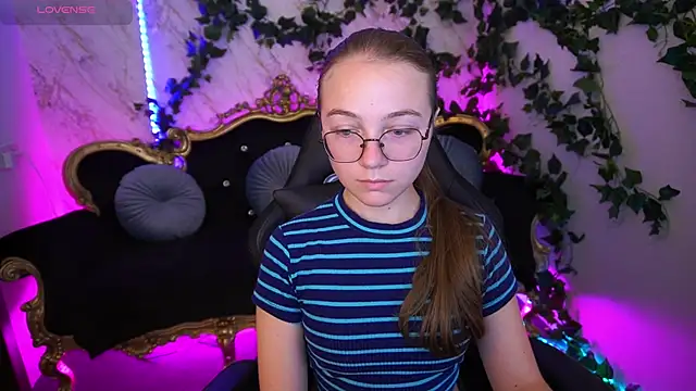 ArrinaWairr online show from September 17, 1:02 pm