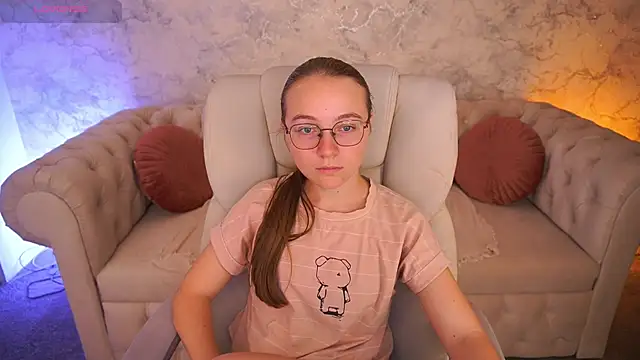 ArrinaWairr online show from September 19, 7:21 am