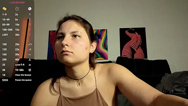 Snapshot of TrixiBell chatting on July 21, 4:37 am TrixiBell online show from July 21, 4:37 am