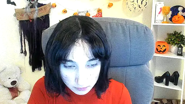 Snapshot of Marri-Stella chatting on October 25, 8:11 am Marri-Stella online show from October 25, 8:11 am